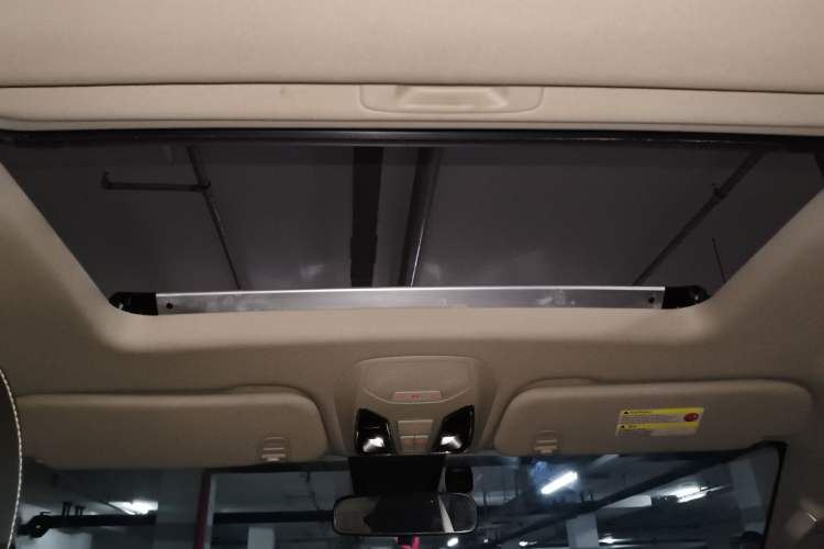 Used SAIC MAXUS D90 2017 2.0T Automatic All-Wheel Drive Sirius Headliner