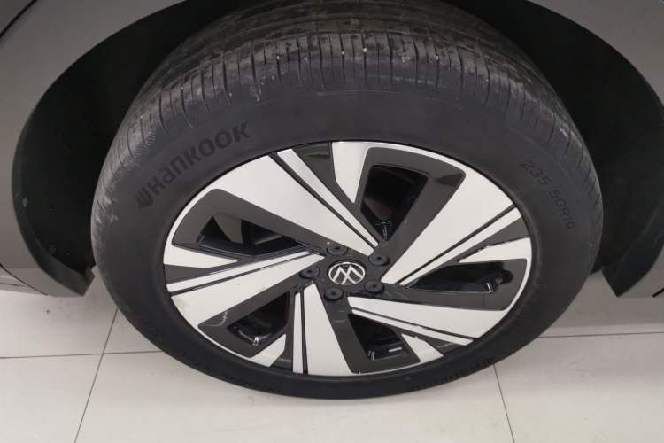 Used Volkswagen Tiguan L 2023 Restyled 330TSI Automatic Two-Wheel Drive R-Line Enhanced Comfort Version
