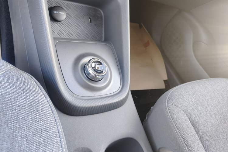 Used Wuling Hongguang New Energy 2025 Extended-Range Hybrid 50 km Standard Version