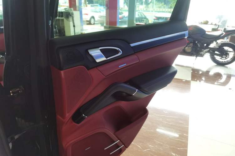 Used Porsche Cayenne 2016 Cayenne Platinum Edition 3.0T