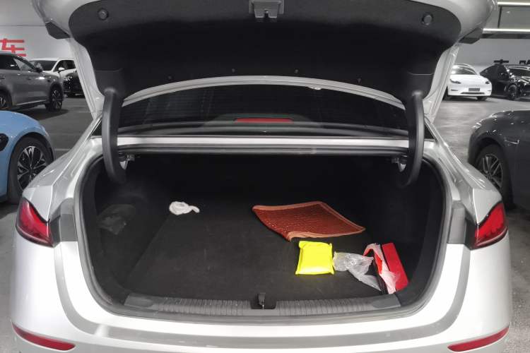 Used Roewe D7 2025 EV 510km Rear-Drive Navigation Edition Trunk