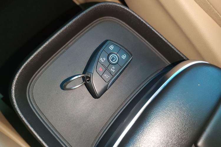 Used Buick GL8 New Energy 2025 Lu Shang Luxury Edition 7-Seater Vehicle Key