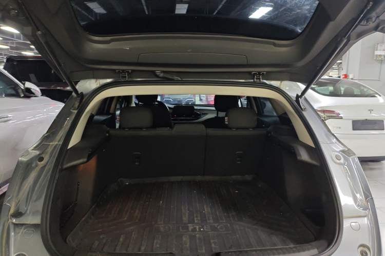 Used Buick Velite 6 2020 Plug-in Hybrid Connected Fashion Model Trunk