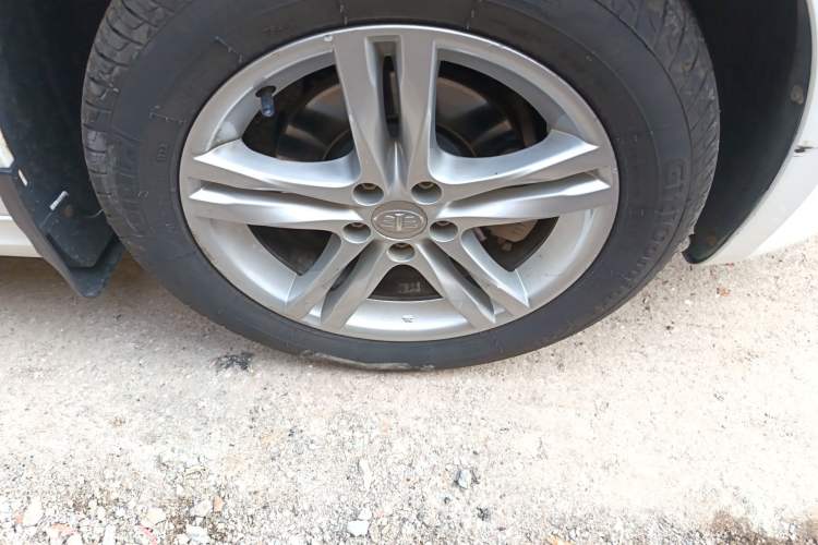 Used Bestune B30 2016 1.6L Automatic Luxury Model Right Front Wheel Hub