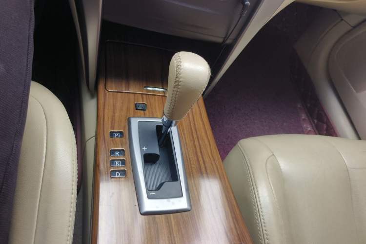 Used Nissan Teana 2011 2.5L XL Advanced Edition Gear Lever