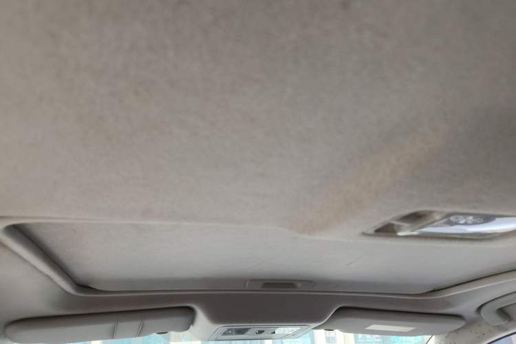 Used Nissan Tiida 2013 1.6L CVT Cool Cafe Edition Headliner