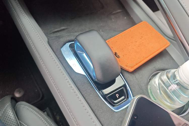 Used Zeekr 001 2024 WE Edition 95 kWh All-Wheel Drive Gear Lever