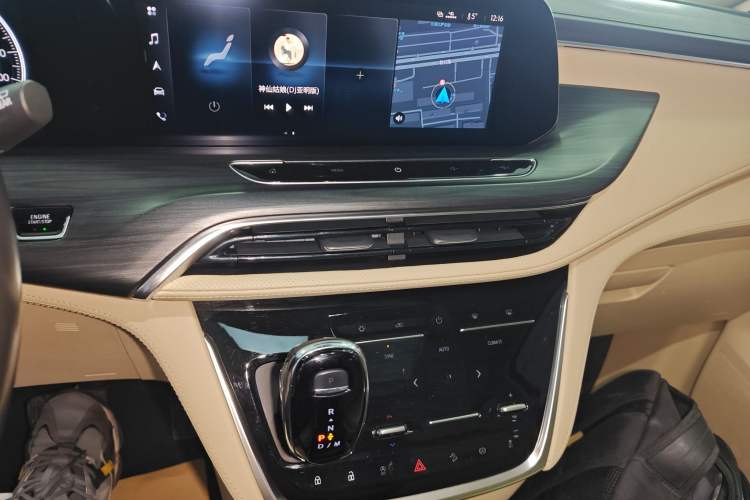 Used Buick GL8 2023 ES Lu Zun Deluxe Model Audio And AC Panel