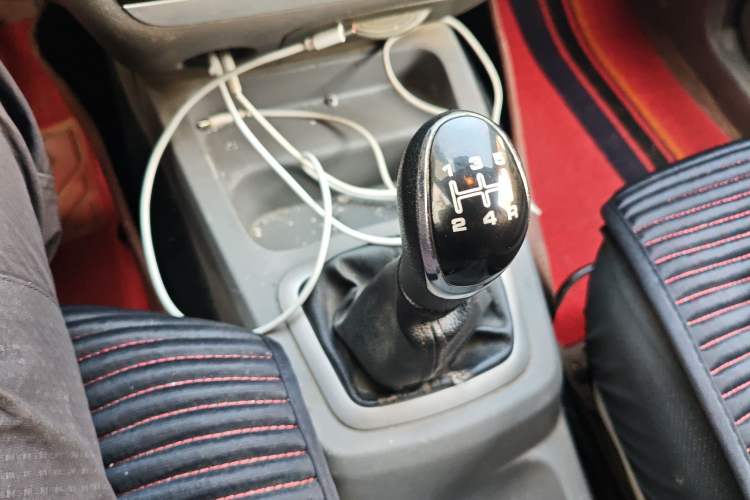 Used BAIC Weiwang M20 2014 1.5L Basic Version DAM15DL Gear Lever