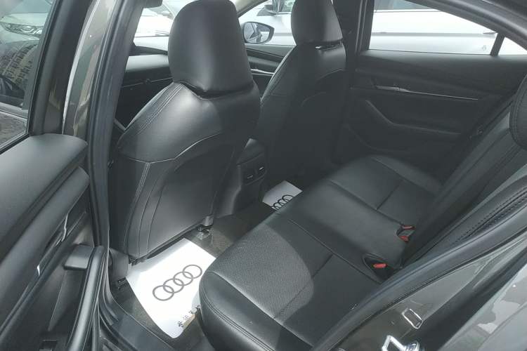 Used Mazda 3 Axela 2020 1.5L Automatic ZhiMei Edition Left Rear Seat
