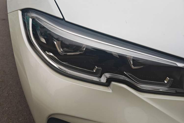 Used BMW 3 Series 2021 Second Facelift 325Li M Sport Night Edition Package Right Front Headlight