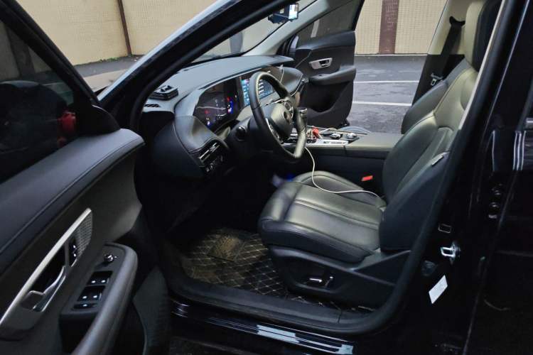 Used Dongfeng Aeolus Huge 2024 Mach Power 1.5T Luxury Model Driver Seat