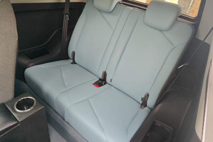 Used Chery Little Ant 2022 Sweet Pink Edition Half-Sugar Version Lithium Iron Phosphate 30 kW 301 km Left Rear Seat