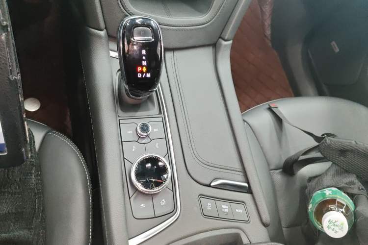 Used Cadillac XT6 2022 2.0T Six-Seater Four-Wheel-Drive Luxury Standard Edition
