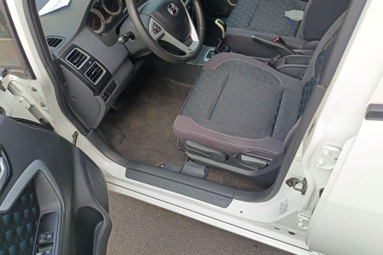 Used Suzuki Liana A6 2015 Hatchback 1.4L Manual Enjoyment Model