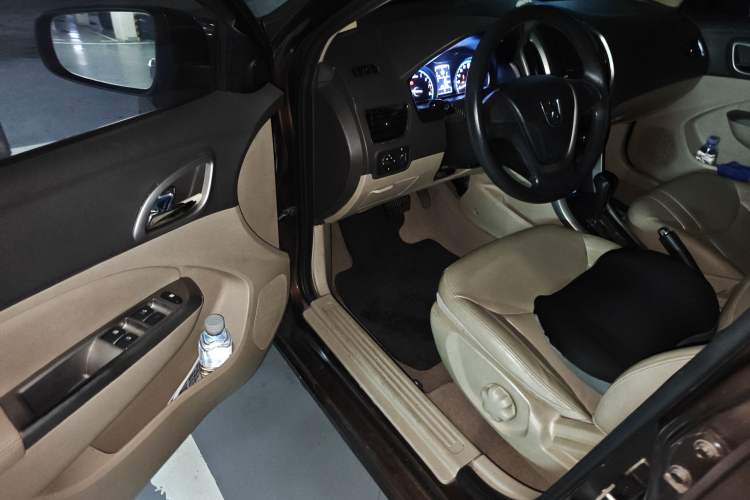 Used Baojun 630 2014 1.5L automatic comfort version
