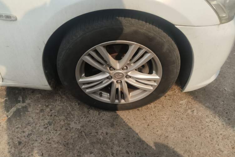 Used Infiniti G Series 2013 G25 Sedan Luxury Sport Edition Right Front Wheel Hub