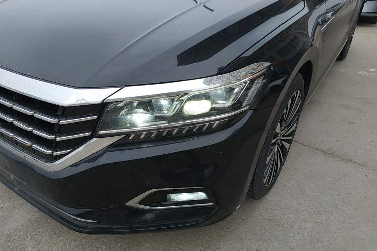 Used Volkswagen Passat 2019 330TSI Luxury Edition China VI Standard