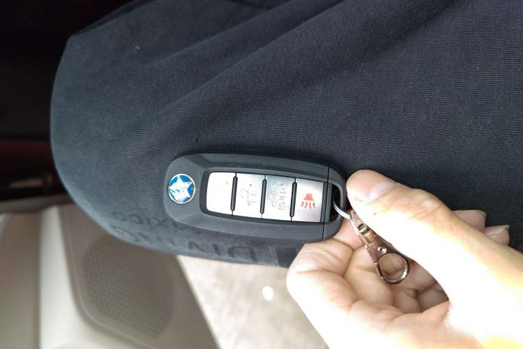 Used Venucia D60 2018 1.6L CVT Smart Connect Elite Edition