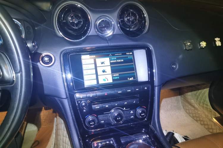 Used Jaguar XJ 2014 XJL 3.0 SC Four-Wheel Drive Panoramic Business Edition
