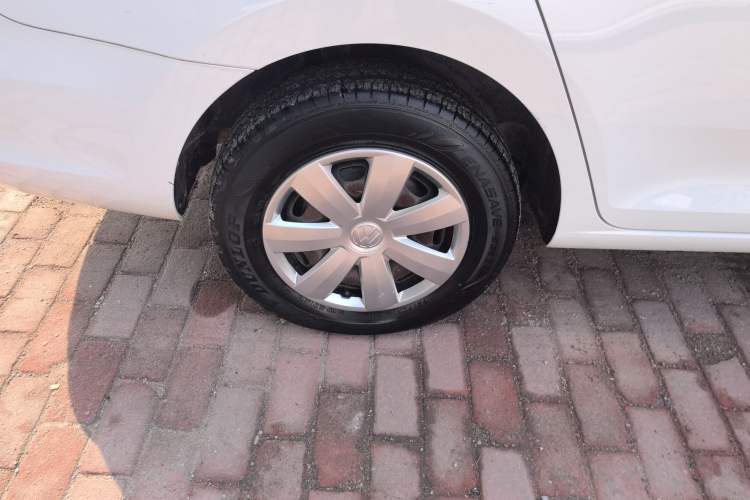 Used Volkswagen Santana 2015 1.6L Manual Fashion Edition Right Rear Wheel Hub