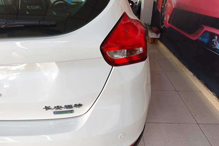 Used Ford Focus 2017 Hatchback EcoBoost 125 Automatic - Ultra-Powerful Style Edition with Smart Drive Features
