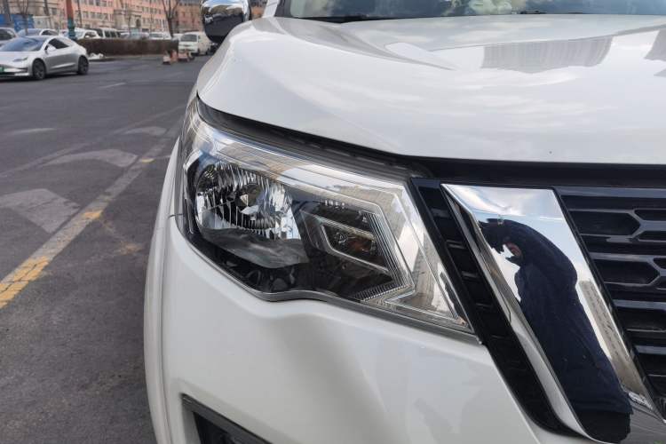 Used Nissan Terra 2018 2.5L Automatic 4x4 Luxury Edition
