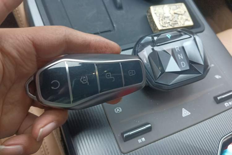 Used BYD Song L DM-i 2024 112 km Leading Edition