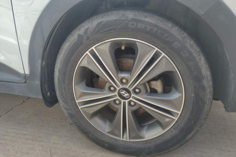 Used Hyundai ix25 2016 1.6T Dual-Clutch Two-Wheel Drive Smart GLS Model
