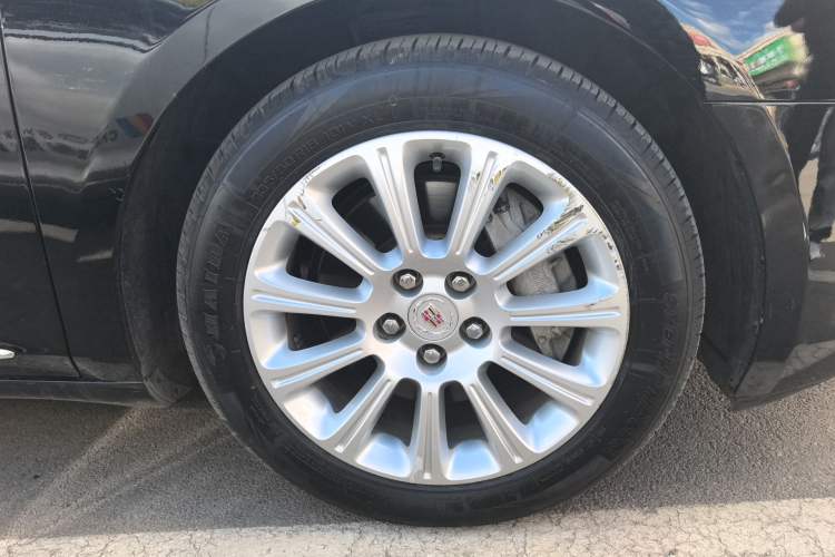 Used Cadillac XTS 2013 28T Luxury Model
