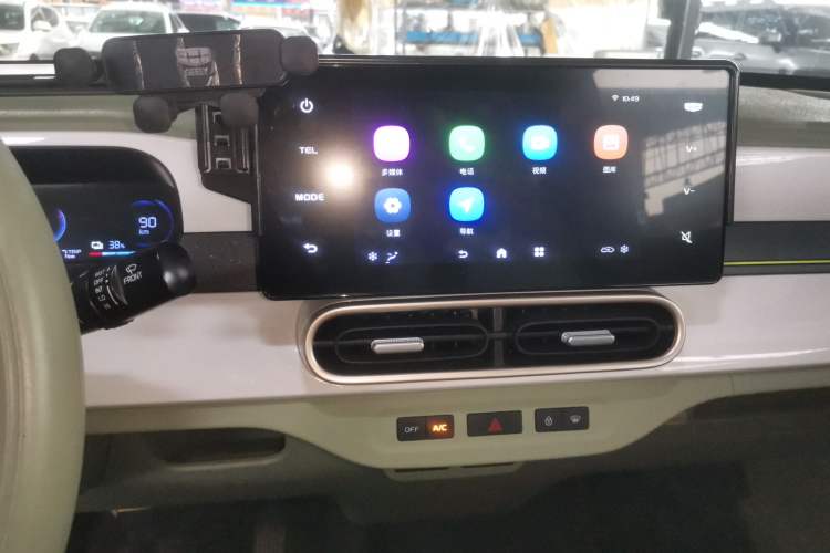 Used Geely Galaxy Panda 2025 210km Panda Rider Audio And AC Panel