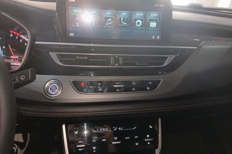 Used CHANGAN CS75 2021 Honor Million Edition 280T DCT Navigation Model Audio And AC Panel