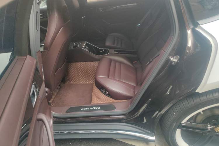 Used Porsche Panamera 2017 Panamera 4 E-Hybrid Executive Long Wheelbase 2.9T Left Rear Seat