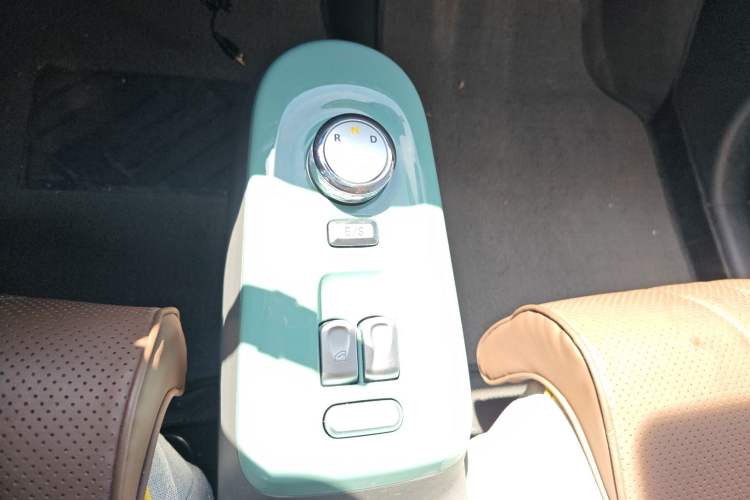 Used CHANGAN NEVO Lumin 2024 130km Qingyue Version Gear Lever