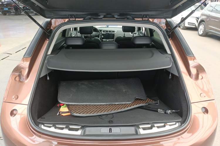 Used DS 6 2018 30THP Prestige Edition Trunk