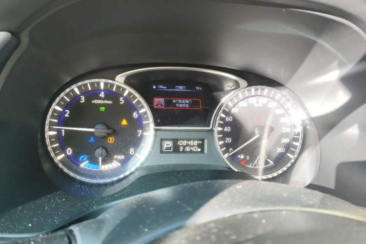 Used Infiniti QX60 2016 2.5 S/C Hybrid Two-Wheel-Drive Excellence Edition China V Standard
