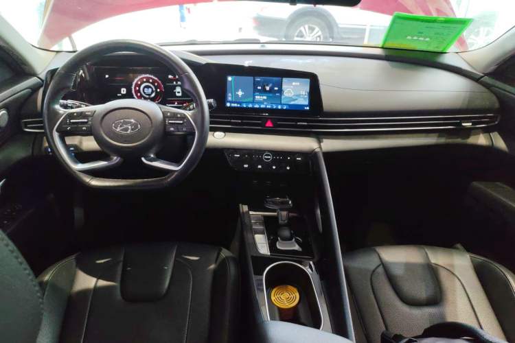 Used Hyundai Elantra 2021 1.5L CVT LUX Prestige Edition