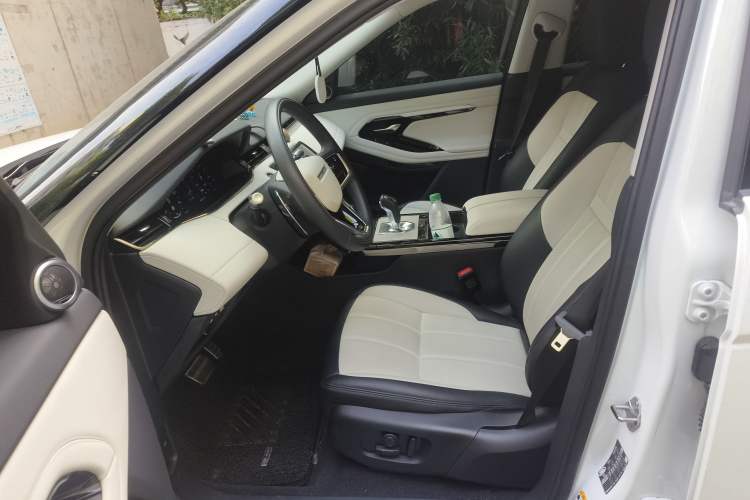 Used Land Rover Range Evoque New Energy 2022 Aurora L P300e Plug-in Hybrid Electric Version
