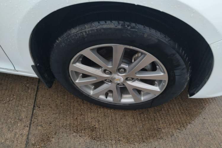 Used Chevrolet Malibu 2018 530T Automatic Luxury Edition Right Front Wheel Hub