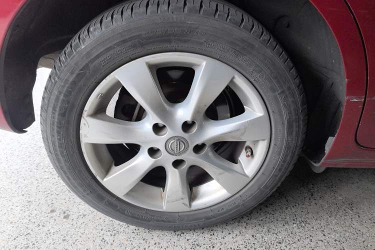 Used Nissan Tiida 2013 1.6L CVT Cool Cafe Edition