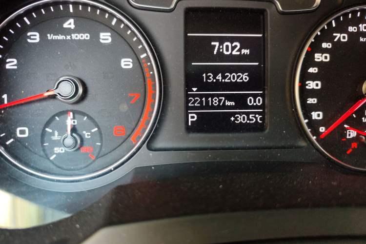 Used Audi Q3 2017 30 TFSI Standard Model Odometer Close Up