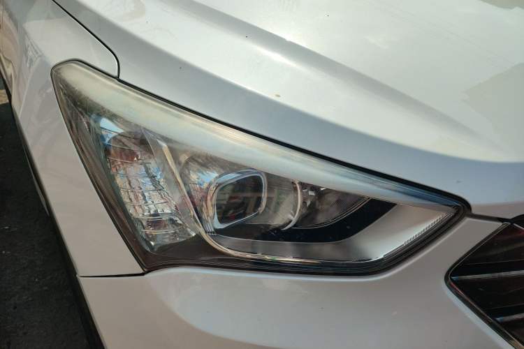 Used Hyundai Santa Fe 2013 Revised Version 2.4L Automatic All-Wheel Drive Smart Type
