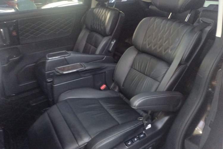 Used Honda Elysion 2019 2.0L Hybrid Supreme Edition
