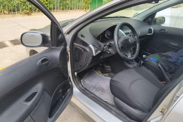 Used Peugeot 207 2011 Sedan 1.4L Manual Yule Edition
