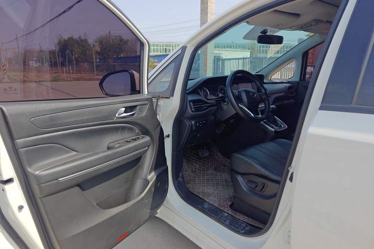 Used GAC Trumpchi M6 2021 270T DCT Luxury Edition (7-seater) Driver Seat