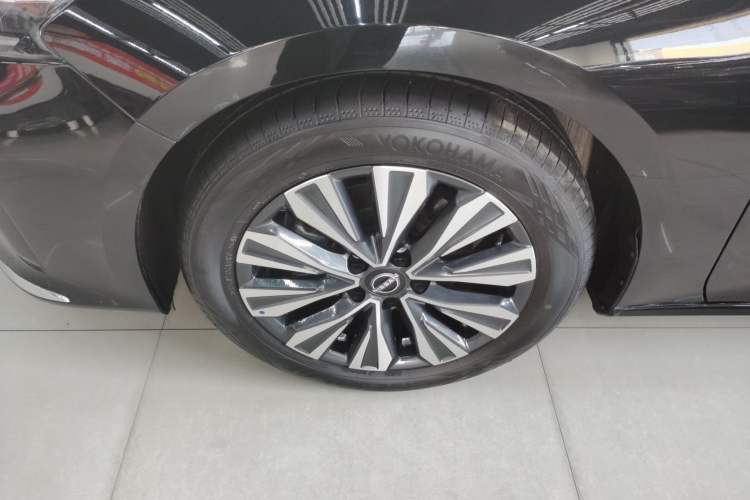 Used Nissan Teana 2022 2.0L XL-TLS Enjoyment Edition Left Front Wheel Hub