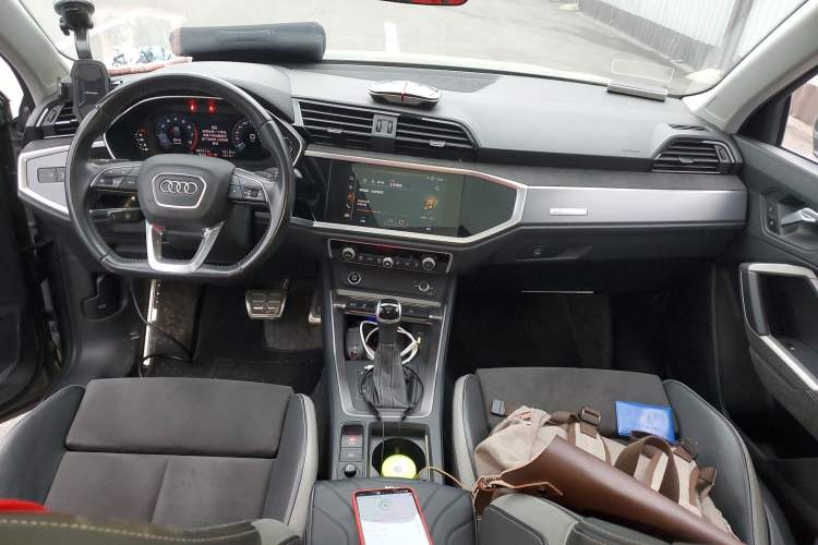 Used Audi Q3 2021 40 TFSI Fashion Dynamic Model Center Console