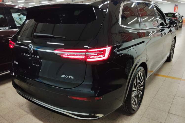 Used Volkswagen Viloran 2024 380TSI Premium Edition
