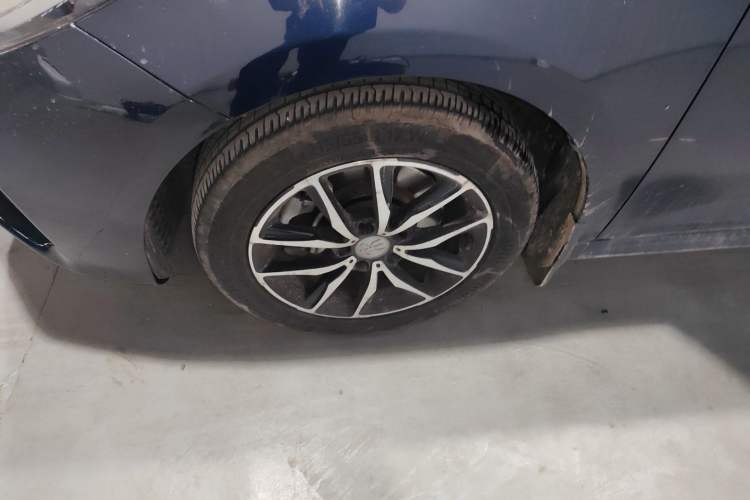 Used BYD Song MAX 2017 1.5T Automatic Smart Connect Elite 7-Seater Left Front Wheel Hub