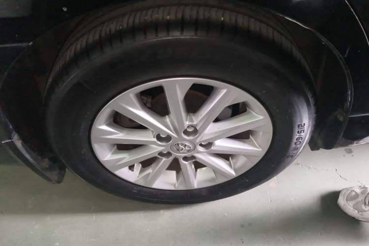 Used Toyota Camry 2015 Dual-Engine 2.5 HG Luxury Navigation Edition Exterior 2